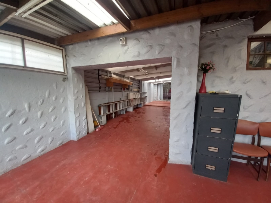 4 Bedroom Property for Sale in Lentegeur Western Cape